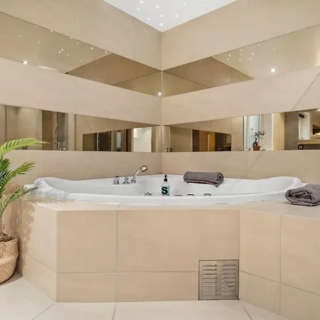 Penthouse Leilighet 200 Kvm Vakker Sjoutsikt. شقة *