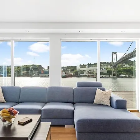 Penthouse Leilighet 200 Kvm Vakker Sjoutsikt. Apartamento *