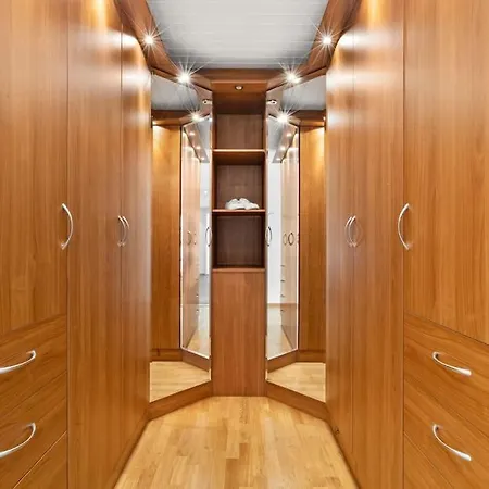Penthouse Leilighet 200 Kvm Vakker Sjoutsikt. شقة برغن